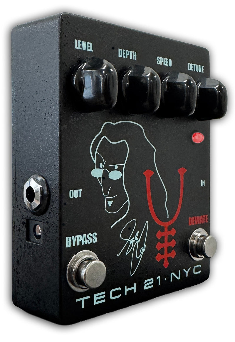 detune pedal Tech 21 Geddy Lee Amalgamation Signature Chorus Pedal