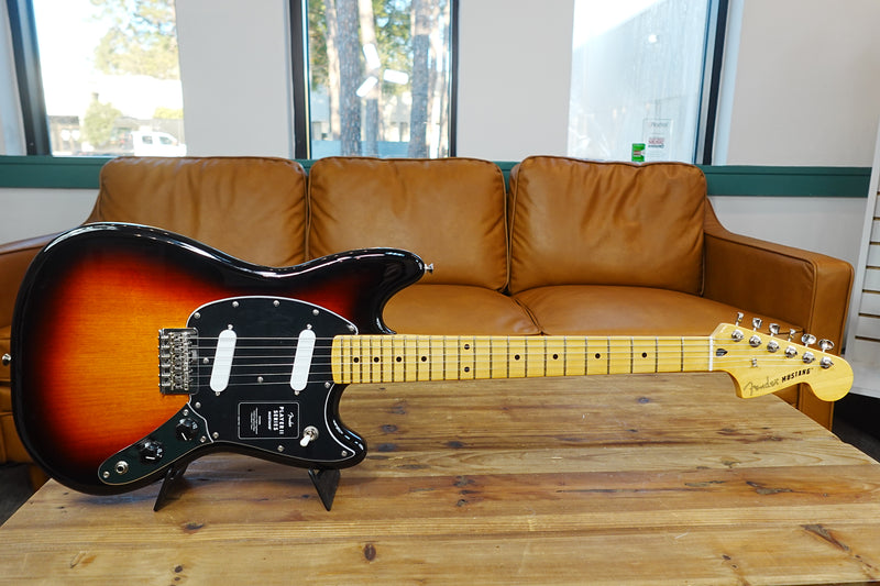 Fender Player II Mustang 3-Color Sunburst