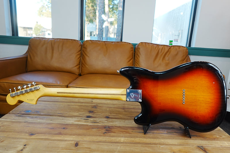 Fender Player II Mustang 3-Color Sunburst