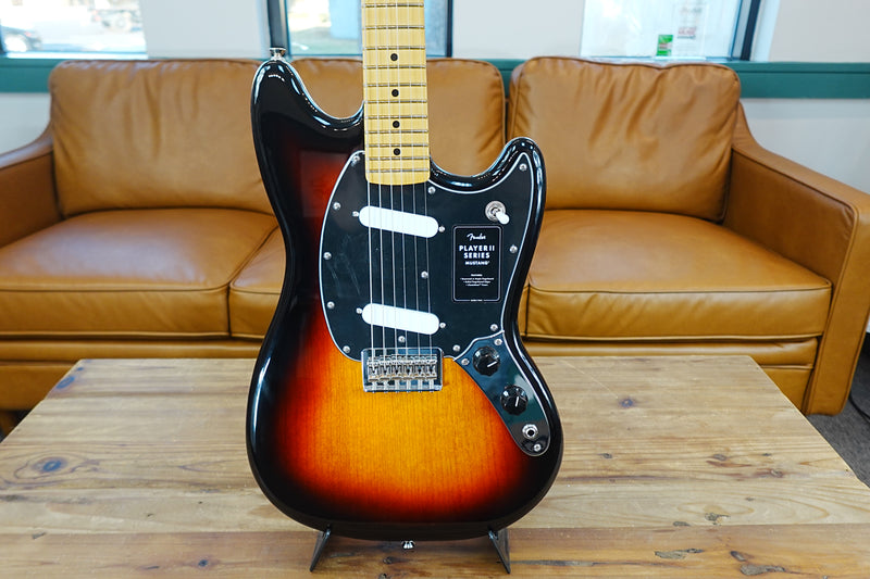 Fender Player II Mustang 3-Color Sunburst